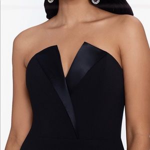 A Black Strapless Tuxedo Gown /Size:10